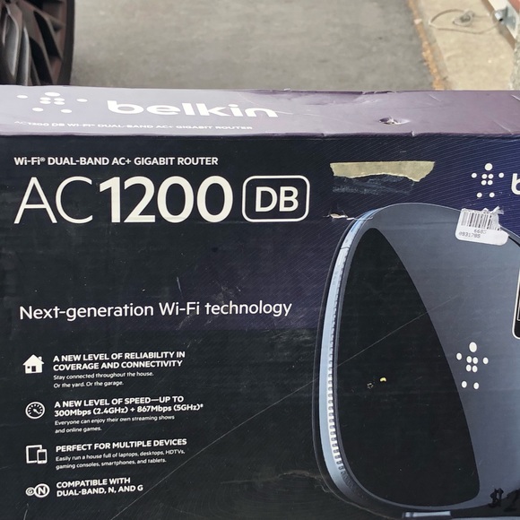 Belkin AC1200 DB Wi-Fi Dual-Band AC+ Gigabit Router  Factory - Picture 2 of 9